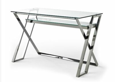 Mesa escritorio en cristal con bandeja y estructura de inox en medidas 120x60x78 cm.