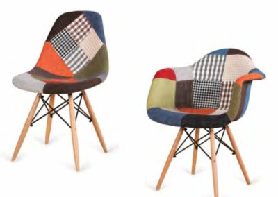 Silla o sillón de diseño tapizado en patchwork con patas macizas de madera de haya.