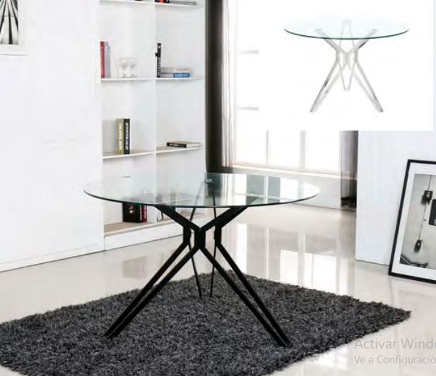 Mesa con sobre de cristal templado transparente y patas en acero o pintadas color negro.