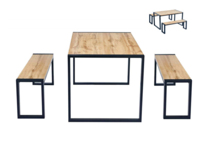 Conjunto de mesa y dos bancos con efecto madera de roble y estructura metálica en color negro. Ambos bancos pueden guardarse bajo la mesa.