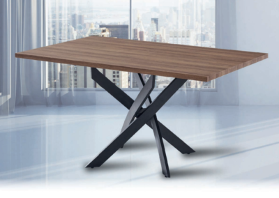 Mesa de comedor efecto madera, con patas metálicas en color negro.