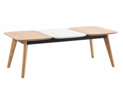 Mesa en chapa de roble combinadas DM efecto marmol y patas en madera maciza de haya.