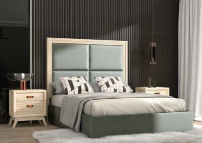 Dormitorio de madera con cabecero y bancada tapizada en una gran variedad de tejidos, colores y acabados. Medidas para cama de 90, 105, 135, 150 y 180cm.